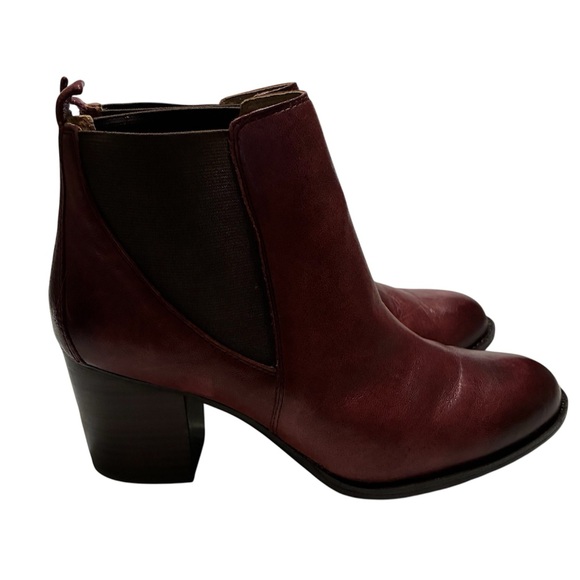 Söfft Ankle Boots Size 9.5M Burgundy Leather Chelsea Block Heel Comfort - Picture 2 of 9